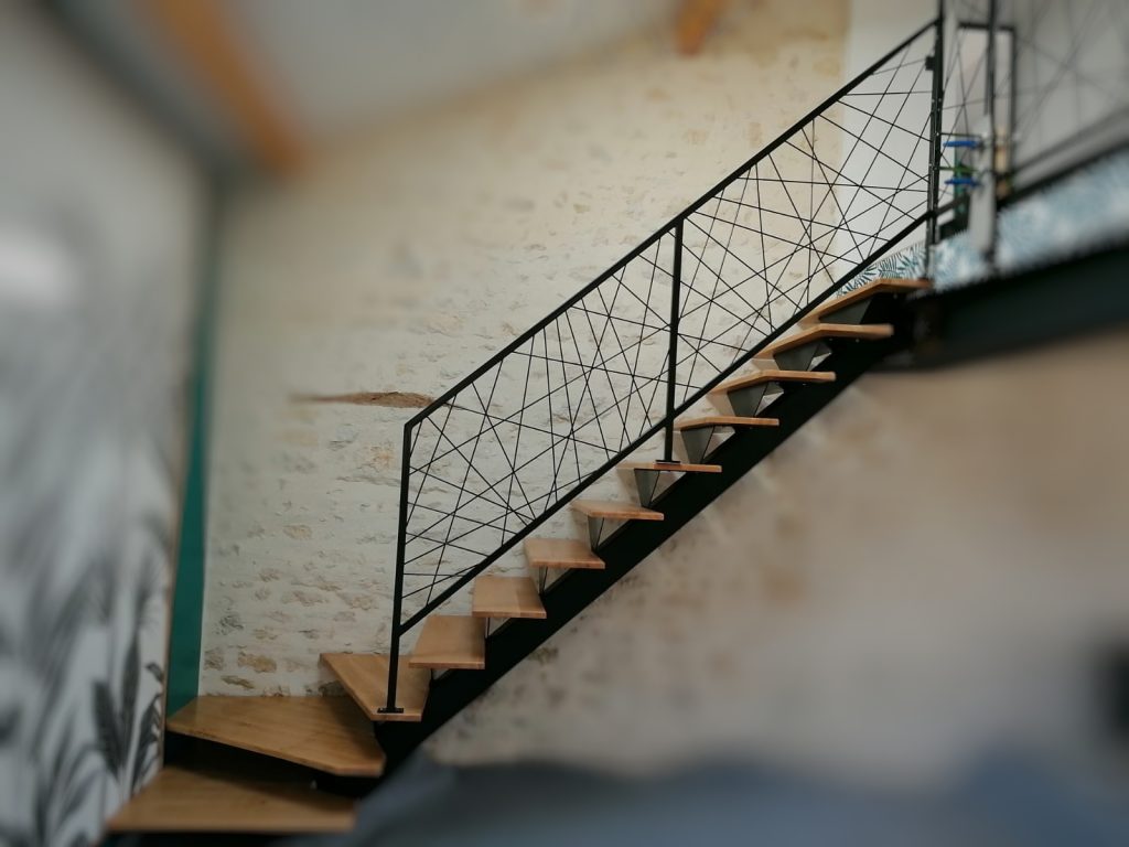 escalier-acier-bois quart tournant bas